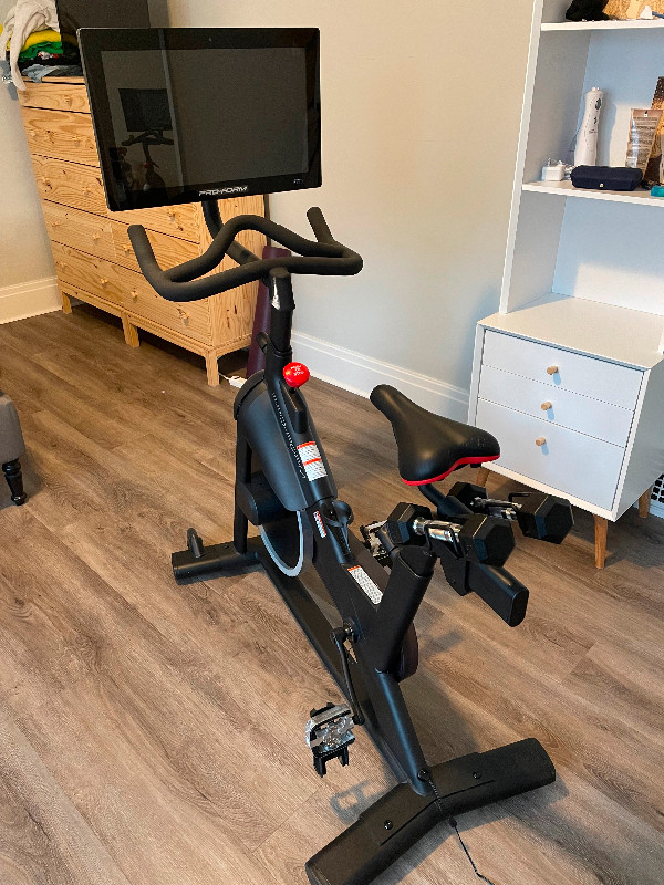 Spin Bike ProForm Studio Pro C22  - like new! in Exercise Equipment in St. Catharines