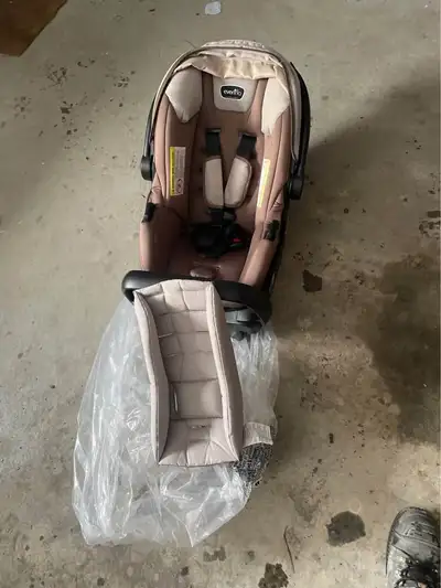  Evenflo SafeMax Car Seat + Base – $150 , View more