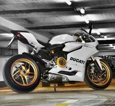 Beautiful Tricolor Gold Metallic powder coated Factory Original Wheel set mint condition no damage o...