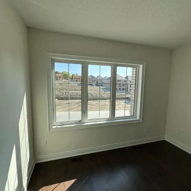 Room for rent in Room Rentals & Roommates in Mississauga / Peel Region - Image 4