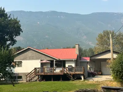 Quiet Rural Furnished Suite — Silver Creek (10 minute drive from Salmon Arm) Clean, comfortable and...