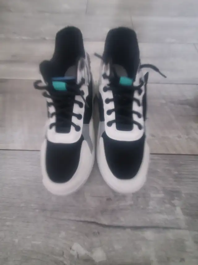 NEW SNEAKERS. in Men's Shoes in Saskatoon - Image 5