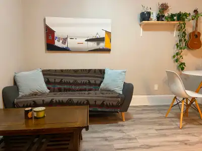 Rental Application: https://forms.gle/vft645UKfdDyJDux9 A one-bedroom + den apartment, located in ce...