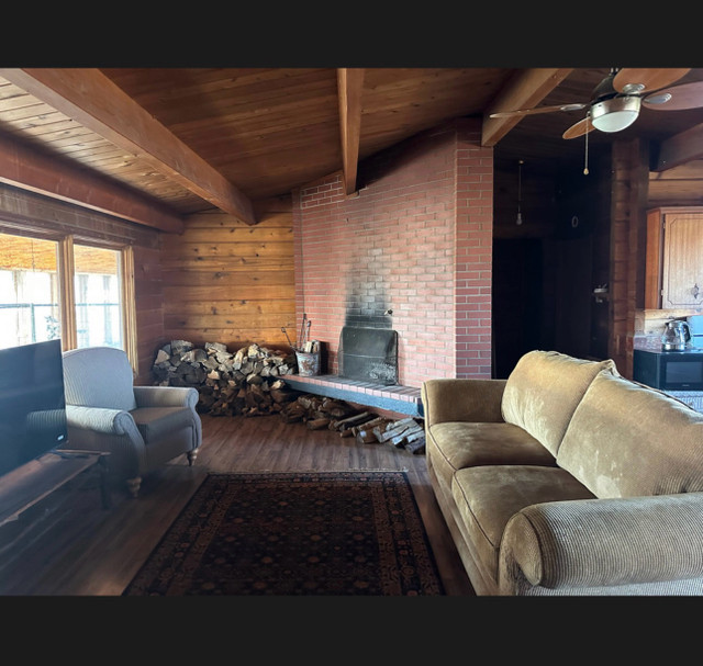 One Room in Old Farm House on 26 Acres—All Animlas Welcome  in Room Rentals & Roommates in Calgary - Image 2