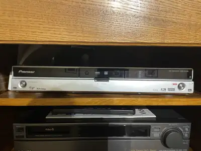 Pionner DVR-543H DVD Recorder, View more