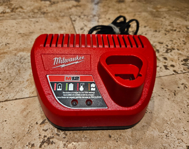 Mikwaukee M12  Battery Charger in Power Tools in Mississauga / Peel Region