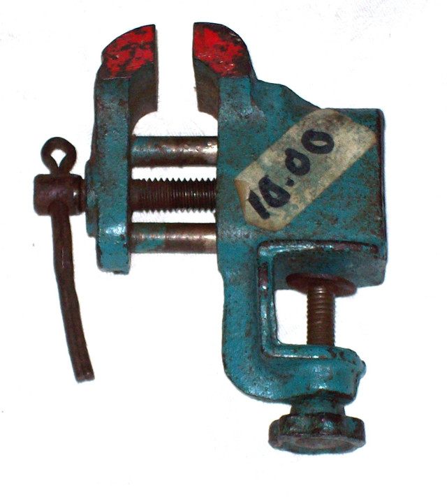 small clamp vice in Hand Tools in Oshawa / Durham Region