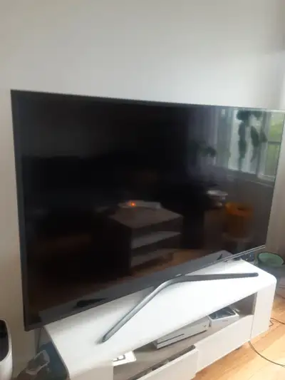 Samsung Smart TV 65 po – 500 $ Téléviseur Samsung Smart TV 65 pouces Très bon état, fonctionne parfa...