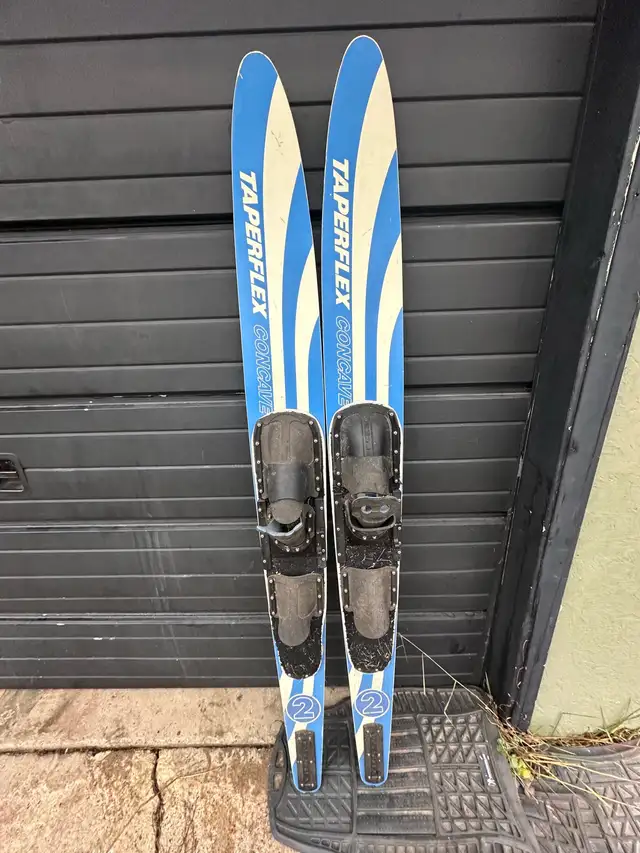 Vintage Water Skis in Water Sports in Nelson - Image 4