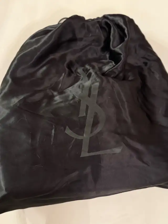 YSL leather Muse bag in Women's - Bags & Wallets in Markham / York Region - Image 7