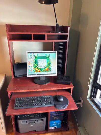 Bureau d'ordinateur avec lampe noire, View more