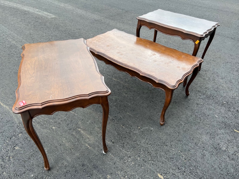 Solid wood coffee table and side table set Coffee Tables Ottawa