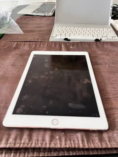 Apple IPad Pro 9.7”, View more