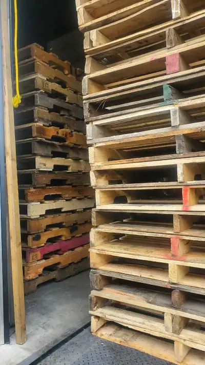 Pallet Delivery $8 each #2s call/text 647-656-1009, View more