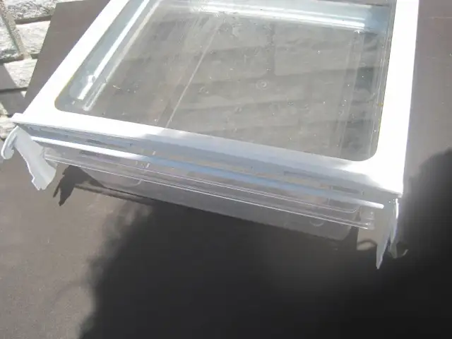 Various Fridge Parts - Pièces Divers des Frigos... in Refrigerators in City of Montréal - Image 5