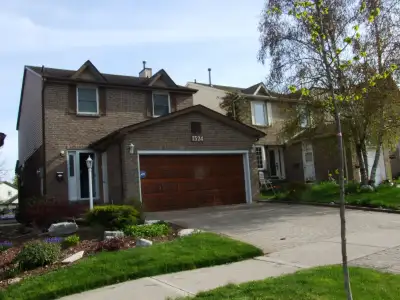 Pickering, 4-9 months rent , house 3 br/2.5 b, July 15th.