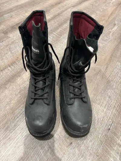 Men’s Thinsulate Boots - size 9, View more