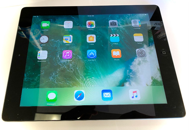 iPad 4 Silver 16gb in iPads & Tablets in Winnipeg