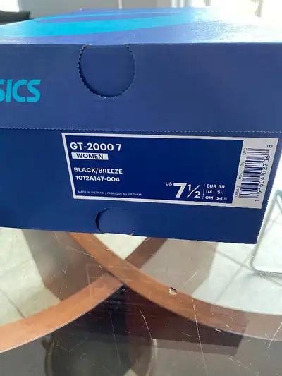 Brand new ASICS running sneakers. In box with tags still on. Size 7.5 Reg price is 169.99 (got on sa...
