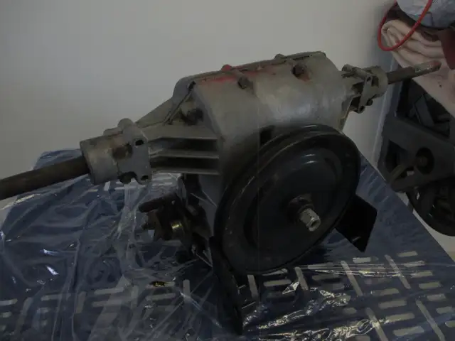 Transmission hydrostatique pour tracteur a gazon in Lawnmowers & Leaf Blowers in Lévis - Image 6