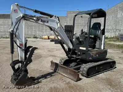 FG2909 2019 Bobcat E26 mini excavator 2019 Bobcat E26 mini excavator Hours: 2,674 on meter Serial: B...