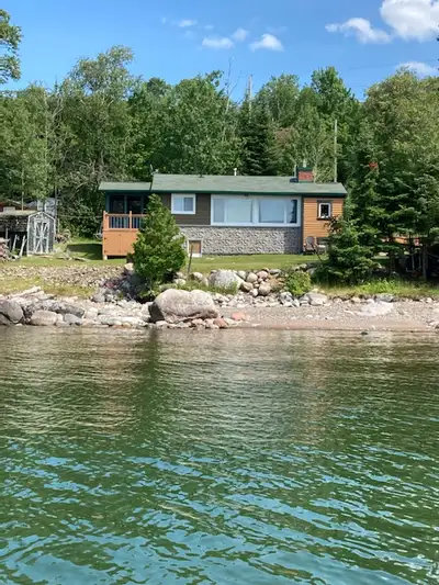Beautiful 2 bedroom Cottage on the East Coast of Lake Superior, 4 piece bathroom, attached screen ro...