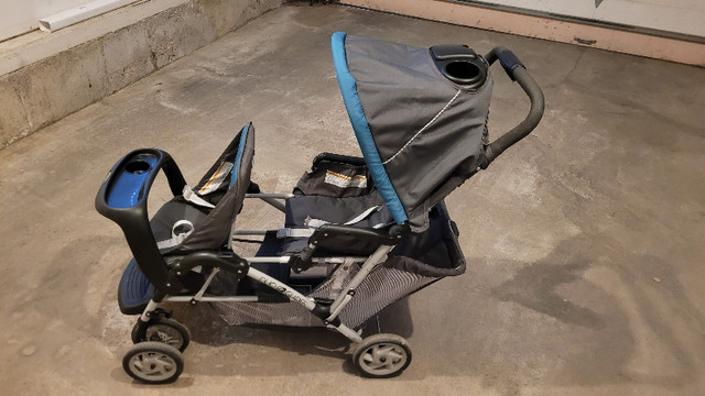 Graco Double Stroller in Strollers, Carriers & Car Seats in Calgary