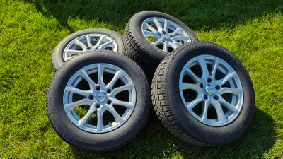 Pneus: 195/65R15 UniRoyal Tiger Paw "Ice & snow" était sur Elantra de Hyundai. Mags RTX: 15x6.5 5x11...