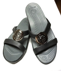 BRAND NEW, NEVER WORN. Women's Sandals, Crocs Brand