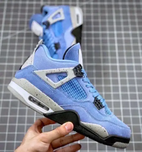 Jordan 4 university blue in Men's Shoes in Mississauga / Peel Region - Image 3