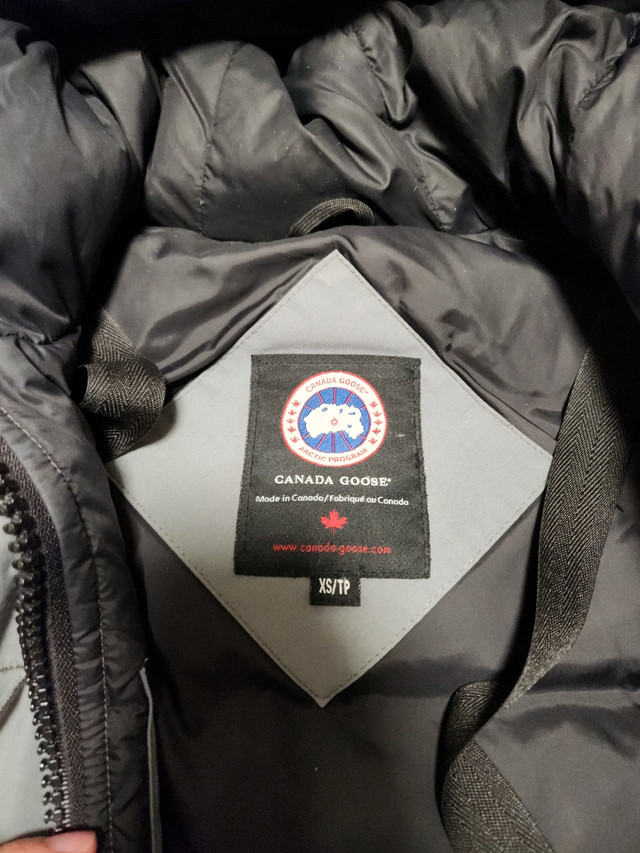 Canada Goose Women's Montebello Parka Heritage in Women's - Tops & Outerwear in Markham / York Region - Image 3