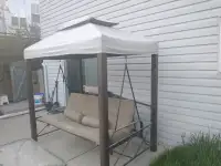 Outdoor yard swing