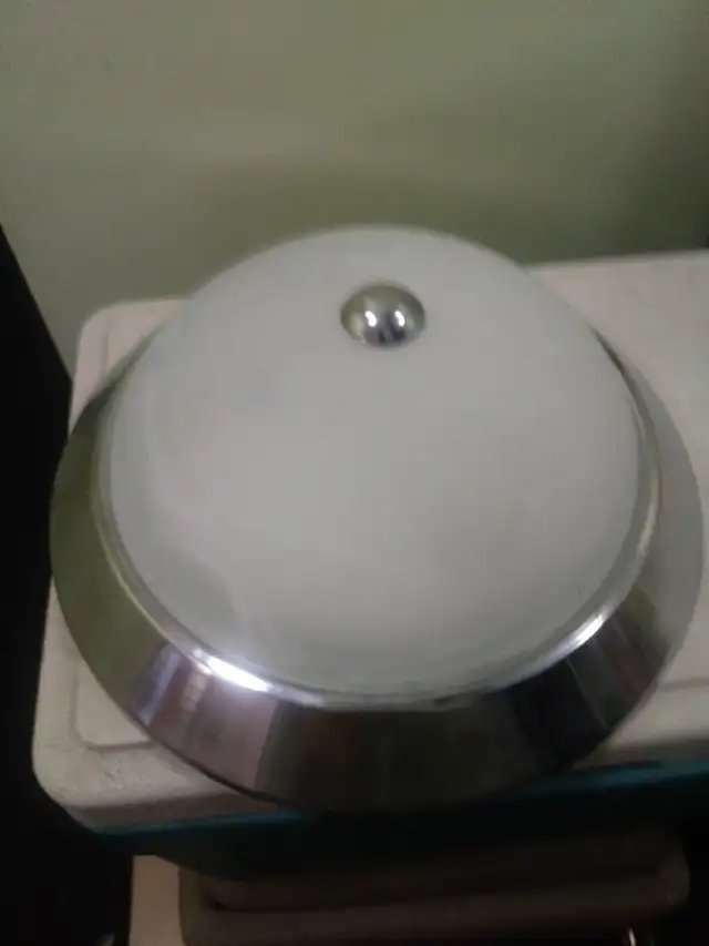 Flush Mount Ceiling Light Fixture in Indoor Lighting & Fans in City of Toronto - Image 2