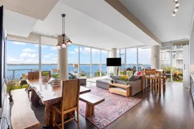 WATERFRONT PARADISE FOR RENT