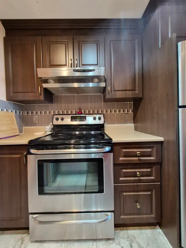 Kitchen cabintes like new