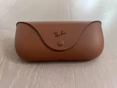 Selling my Ray-Ban Meta smart glasses. They’re in awesome condition and barely used—no scratches, ev...