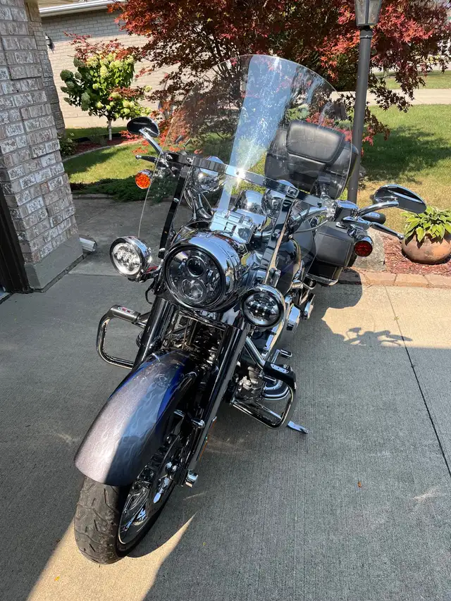 2008 Harley Davidson CVO Road King in Sport Touring in Sarnia - Image 8