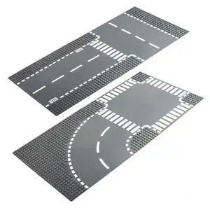 Plaques de rues 32x32 : droite – courbe – en T – 4 coins Neuve : $ 10. chacune Elles sont toutes en...