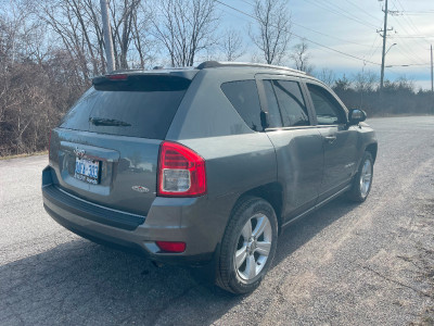 2012 SUV Jeep Compass 4x4 *CERTIFIED* Sport model w/Remote Start