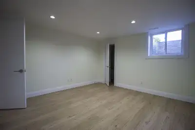 Location: 221 Rodney St, Waterloo, ON Unfurnished room available in a 3-bedroom basement unit near U...