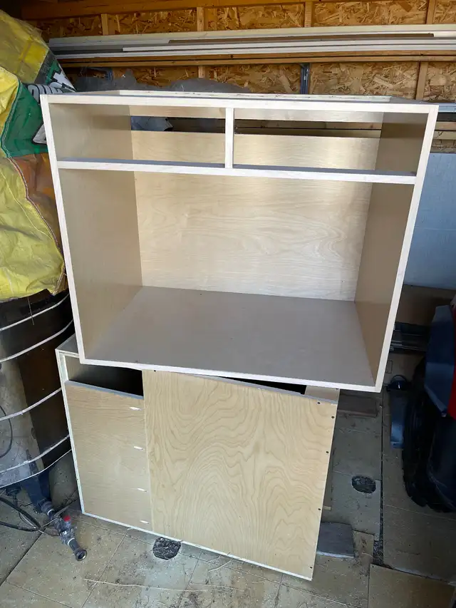 Kitchen cabinets in Cabinets & Countertops in Lethbridge - Image 2