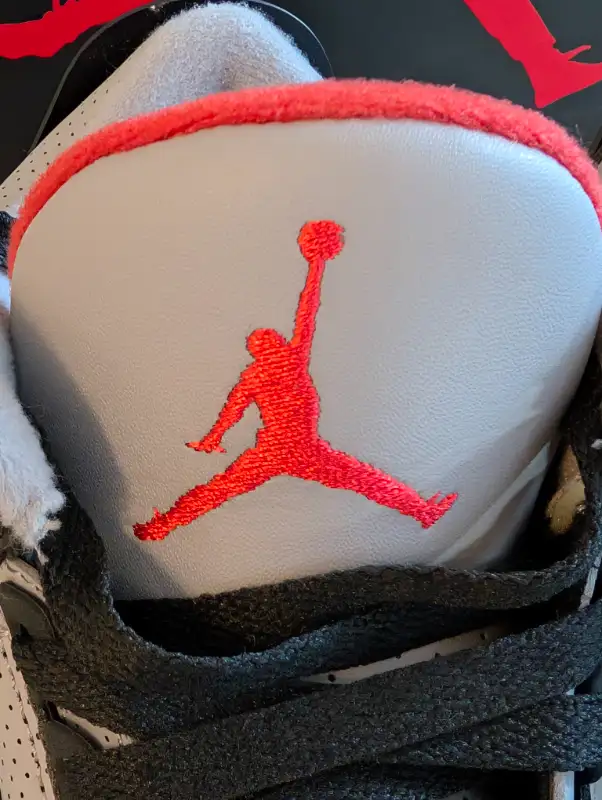 Jordan 3 Black Cement (2018) Size 9 US Mens in Men's Shoes in City of Toronto - Image 8