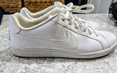Mens white Nike shoes - size 10 - pretty rare and like new - $15, View more