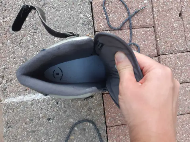 Reebok Ice Skates in Skates & Blades in Ottawa - Image 5