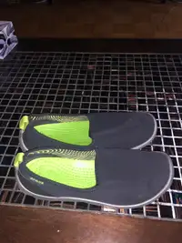 Women’s Crocs green slipon