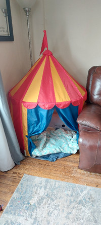 Kids play tent