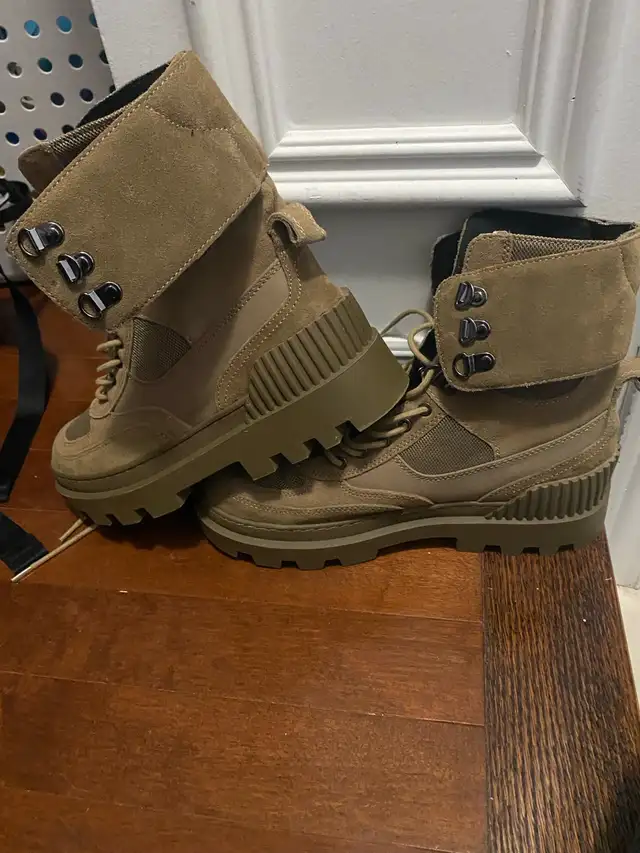 Zara Boots in Men's Shoes in Markham / York Region - Image 5