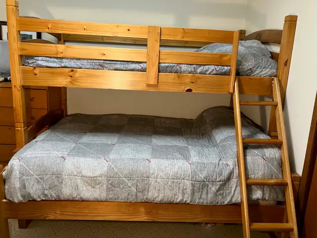 Single over Double Solid Wood Bunk Bed in Beds & Mattresses in Peterborough - Image 3