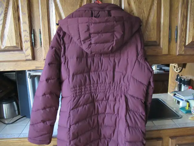 Calvin Klein manteau d'hiver in Women's - Tops & Outerwear in Longueuil / South Shore - Image 4