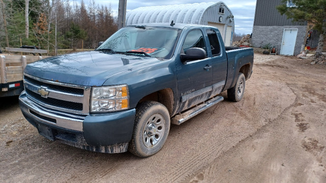 2009 Silverado in Cars & Trucks in Belleville - Image 2